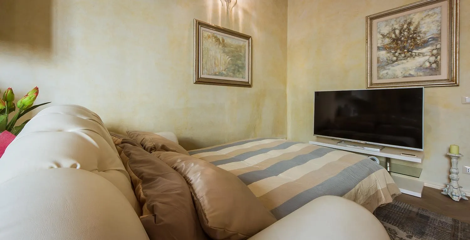 Apartments Florence Ghibellina Balcony Italy